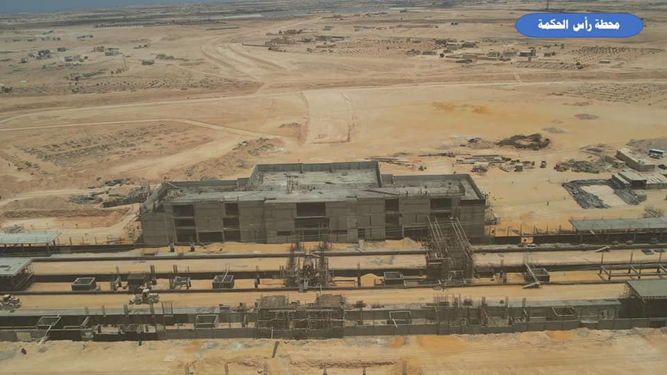 وزير الصناعة يتفقد مواقع العمل بمشروع الخط الأول للقطار الكهربائي السريع