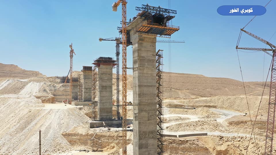 وزير الصناعة يتفقد مواقع العمل بمشروع الخط الأول للقطار الكهربائي السريع