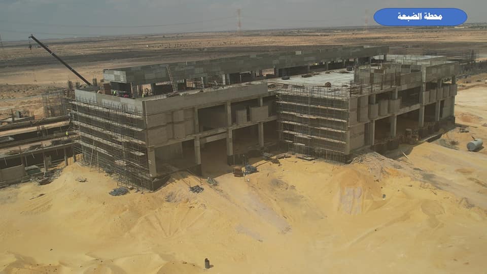 وزير الصناعة يتفقد مواقع العمل بمشروع الخط الأول للقطار الكهربائي السريع