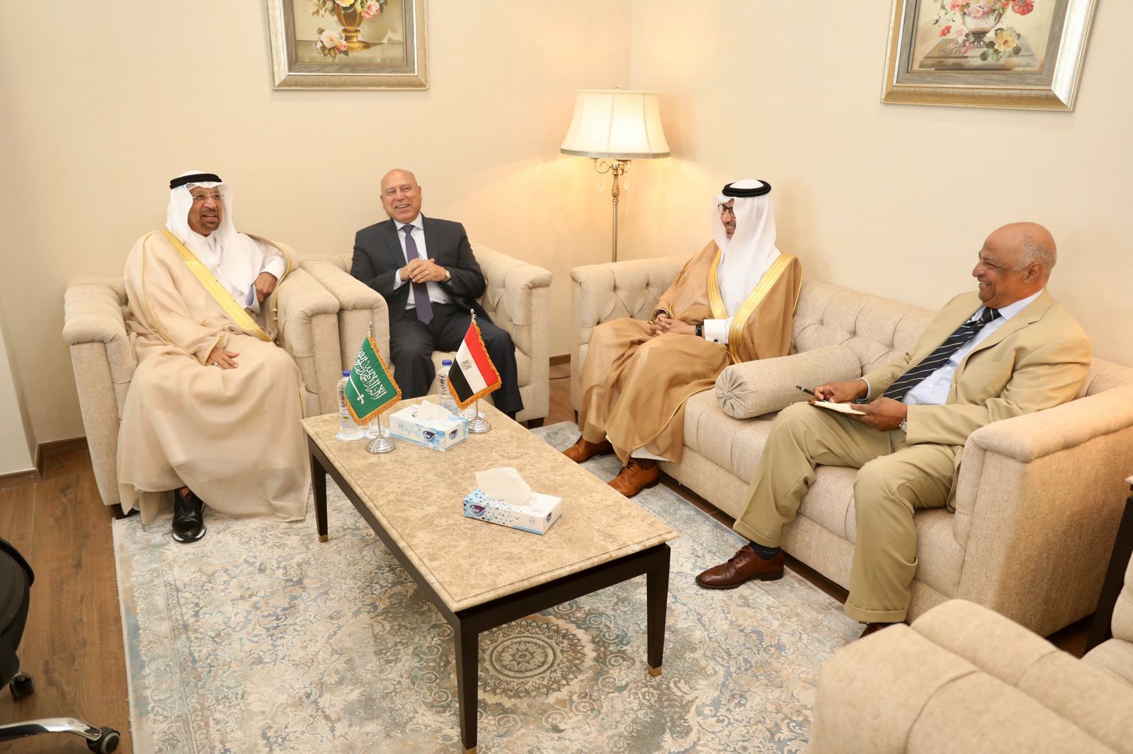 وزير الصناعة والنقل مع وزير الاستثمار السعودي