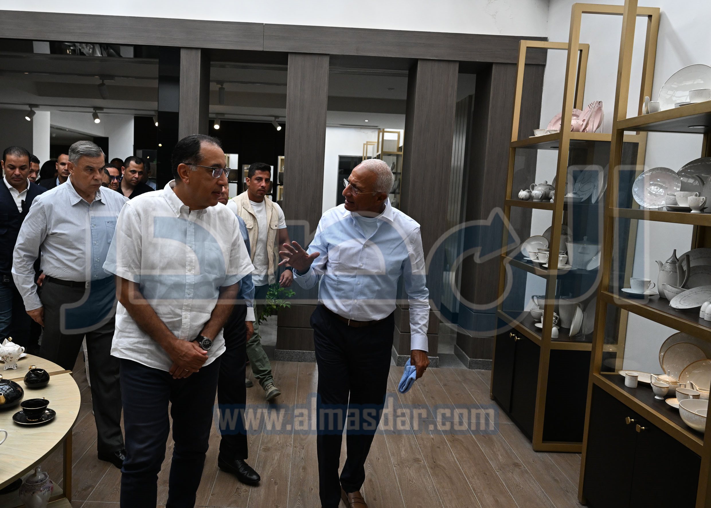 مدبولي يزور مصانع الشركة المصرية الألمانية لصناعة البورسلين