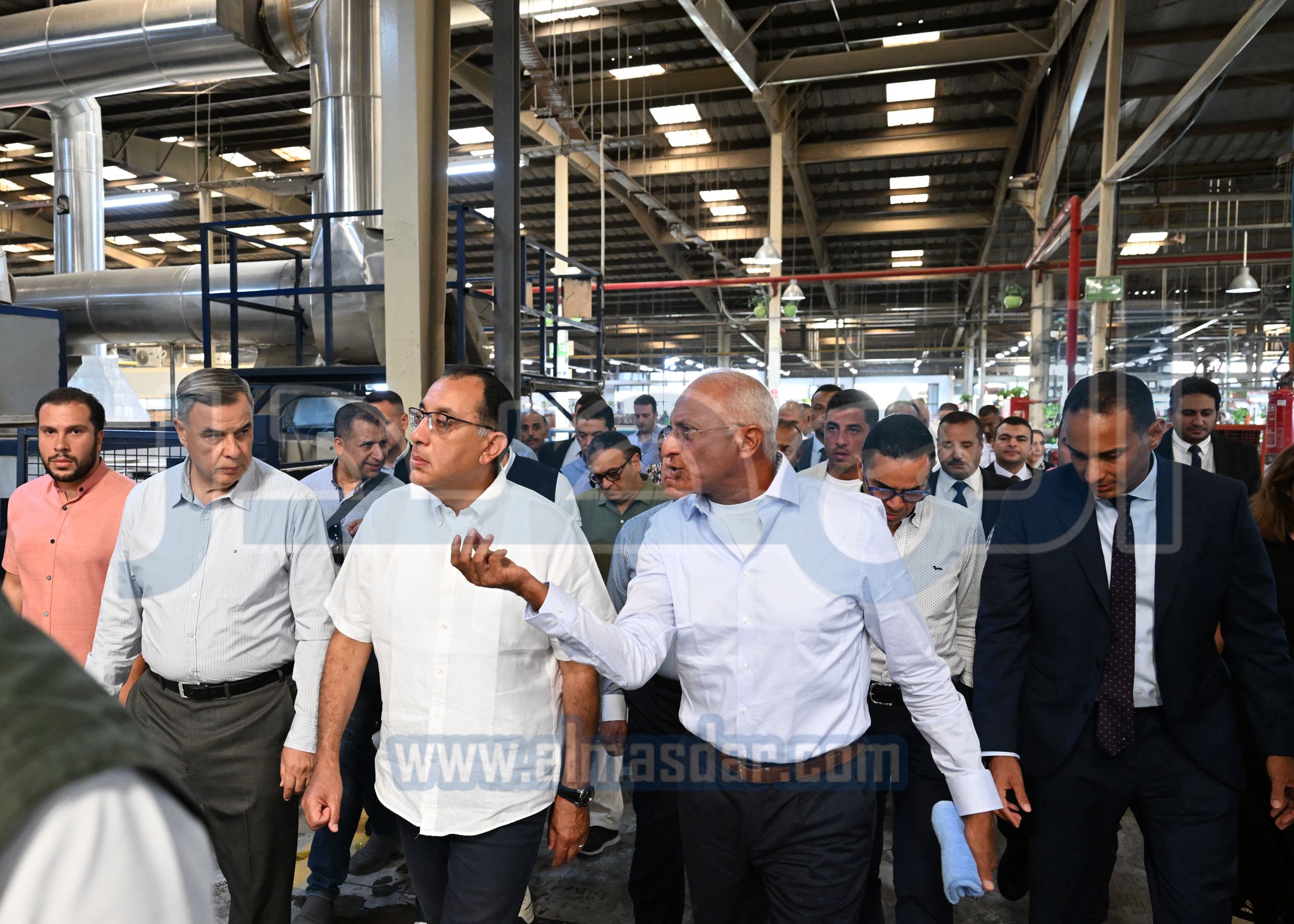 مدبولي يزور مصانع الشركة المصرية الألمانية لصناعة البورسلين