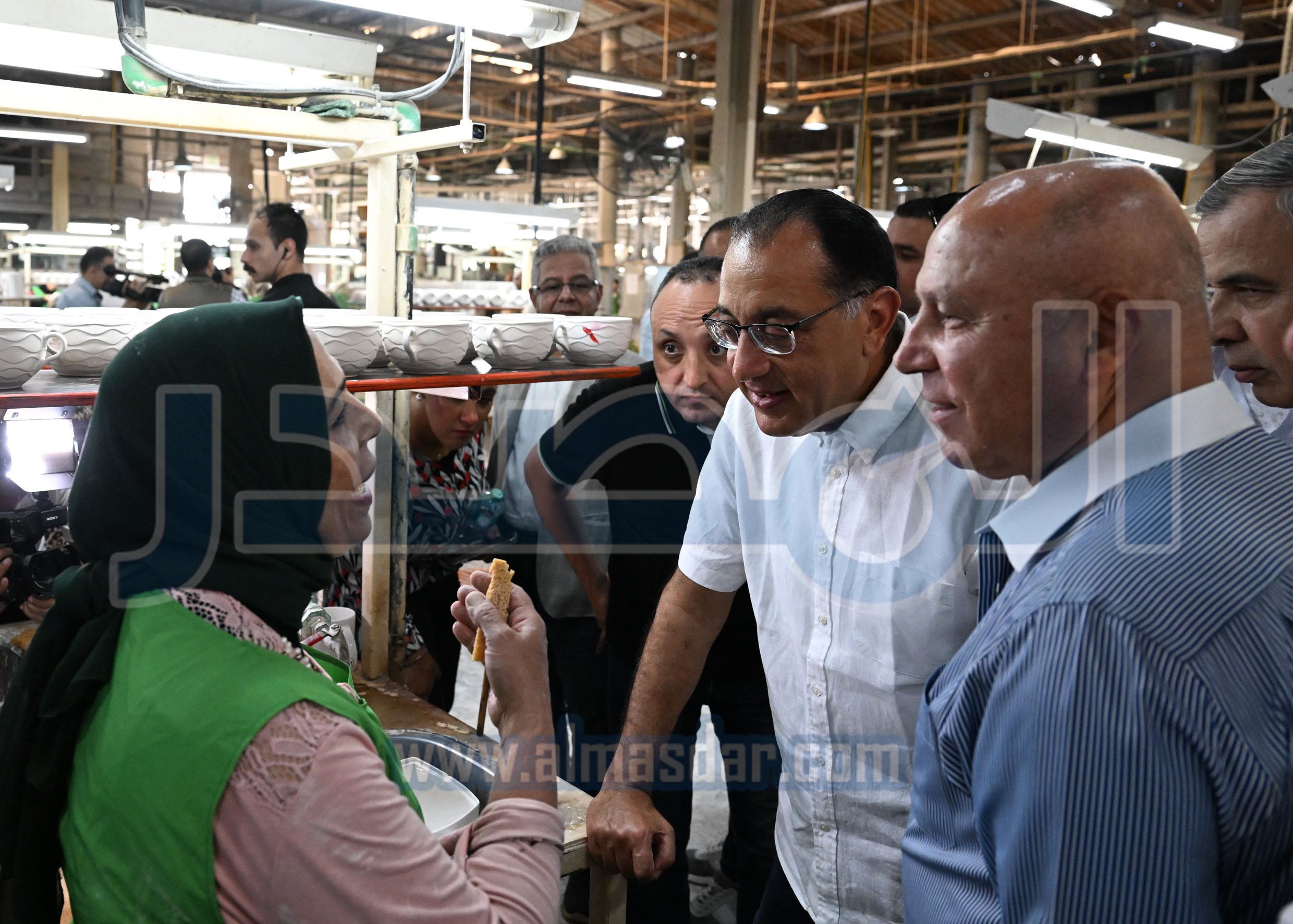 مدبولي يزور مصانع الشركة المصرية الألمانية لصناعة البورسلين