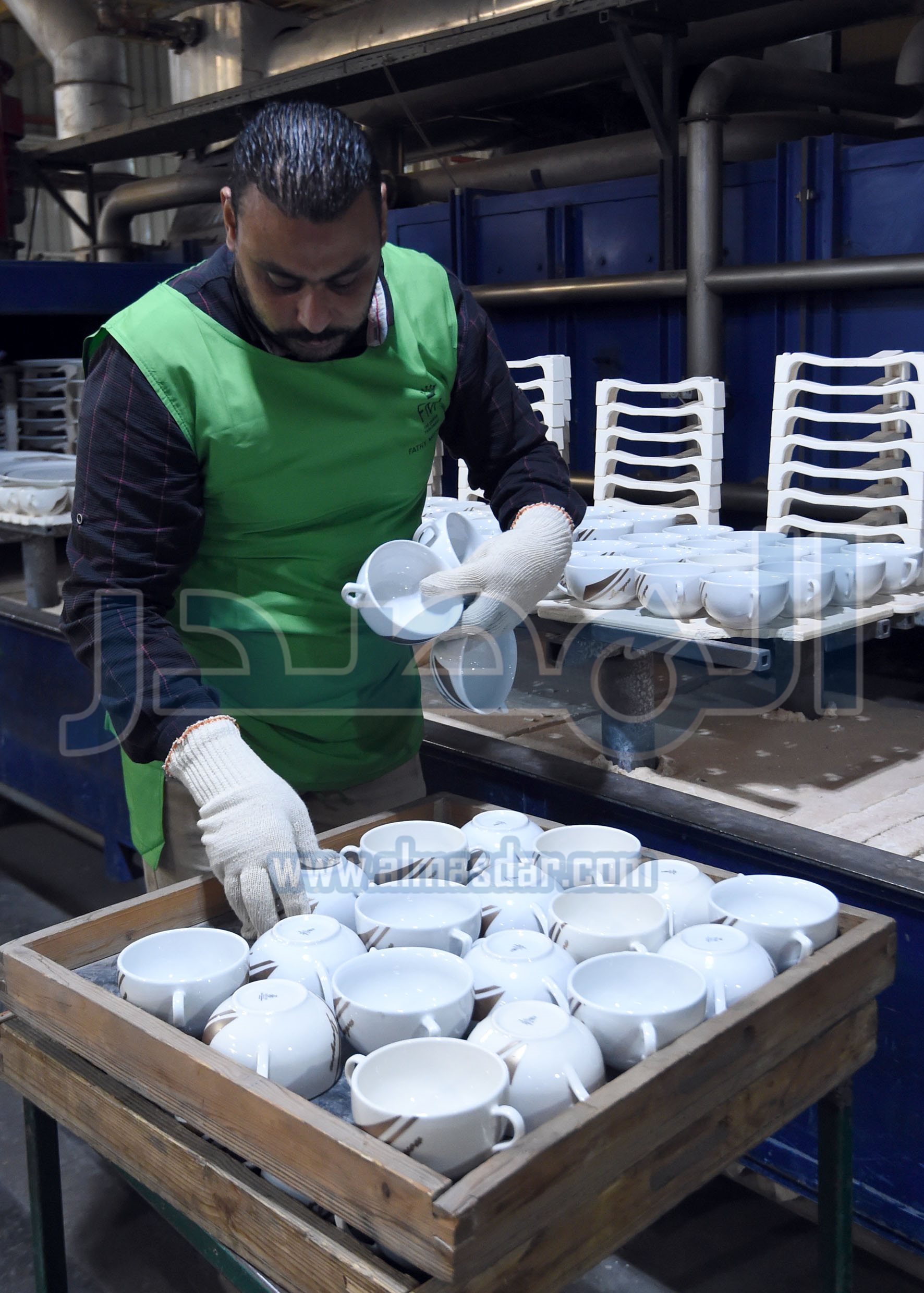 مدبولي يزور مصانع الشركة المصرية الألمانية لصناعة البورسلين