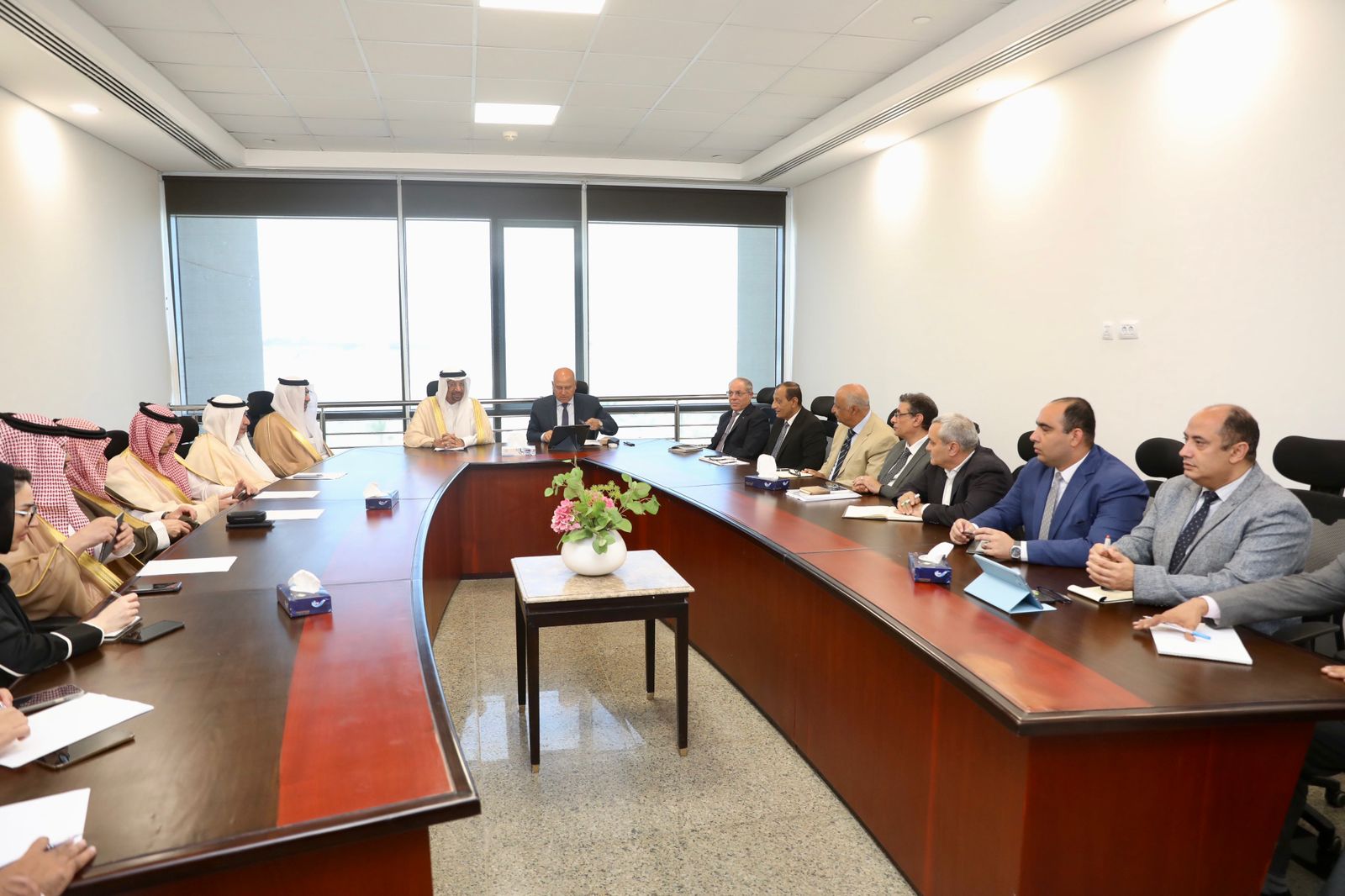 وزير الصناعة والنقل مع وزير الاستثمار السعودي