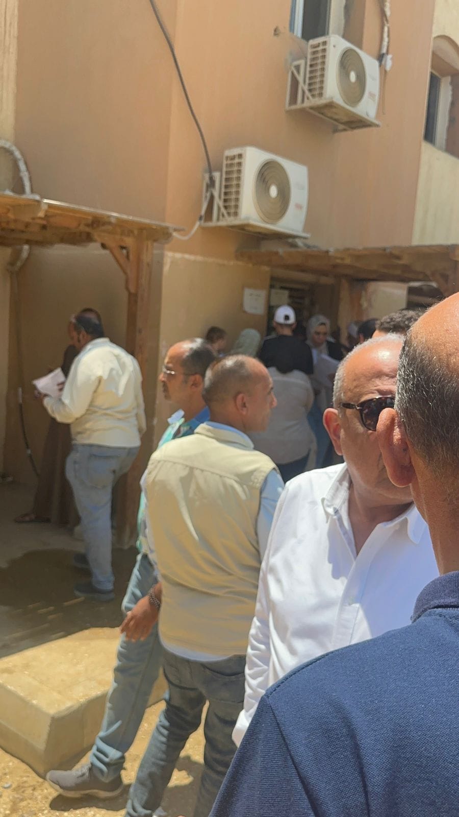 عصمت يتفقد محطة توليد كهرباء 6 اكتوبر