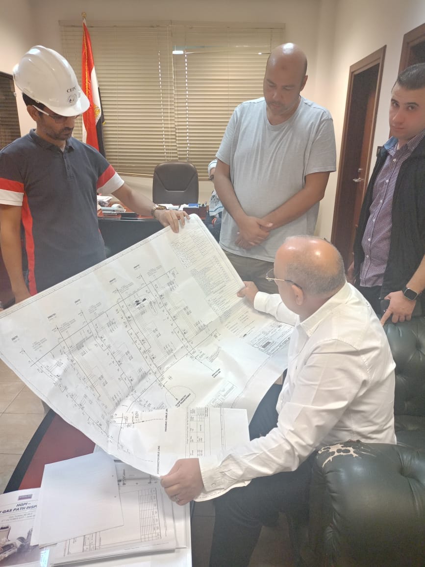 عصمت يتفقد محطة توليد كهرباء 6 اكتوبر