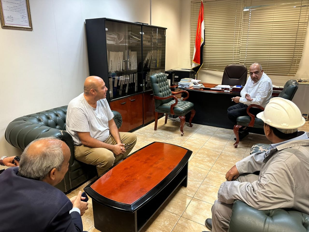 عصمت يتفقد محطة توليد كهرباء 6 اكتوبر