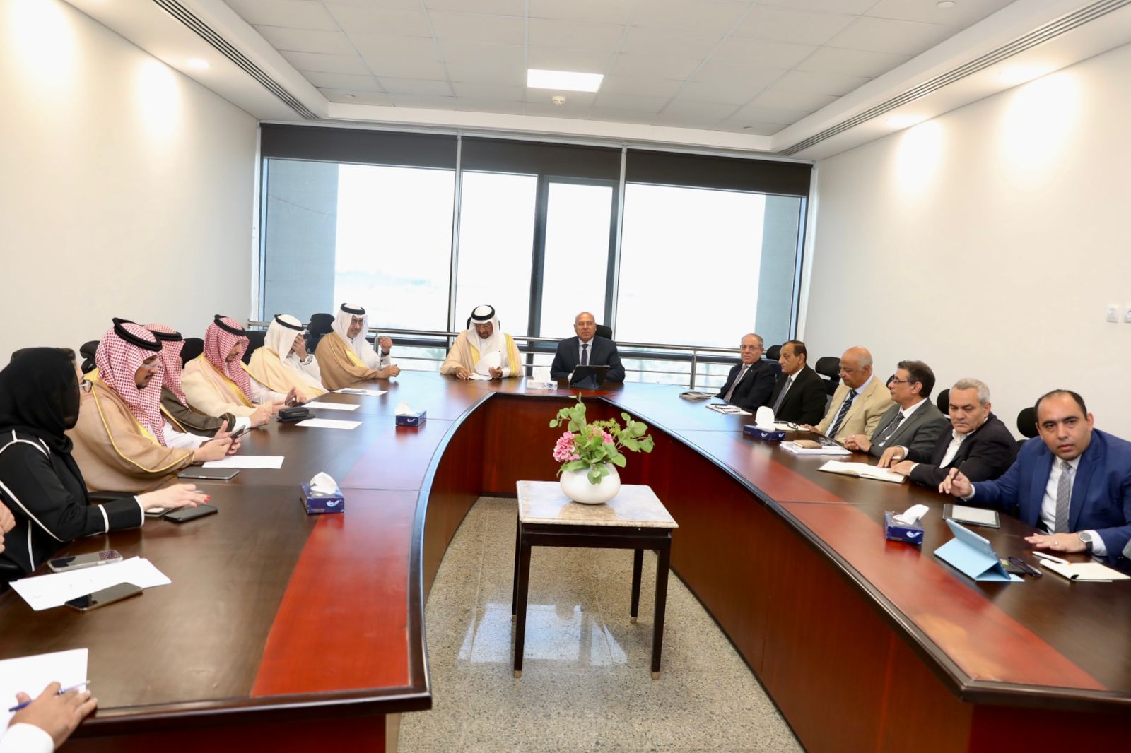 وزير الصناعة والنقل مع وزير الاستثمار السعودي
