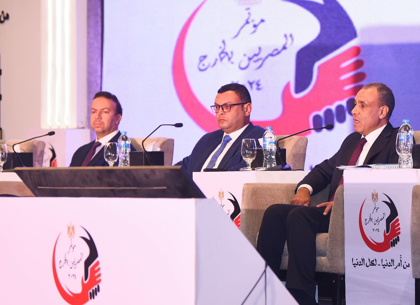 الشربيني يشارك في الجلسة الأولى بمؤتمر المصريين في الخارج