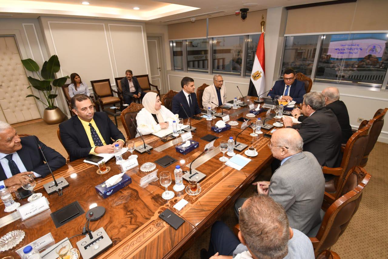 الشربيني يلتقى مسئولى الاتحاد المصرى لمقاولي التشييد والبناء