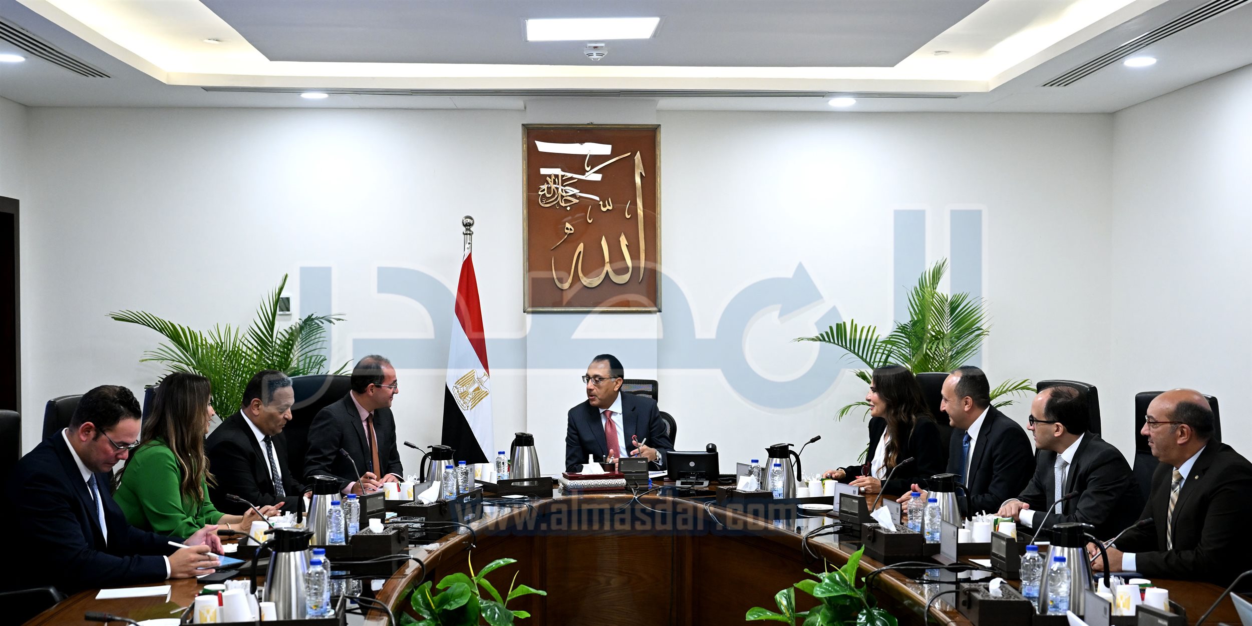 رئيس الوزراء في اجتماع مع وزير المالية