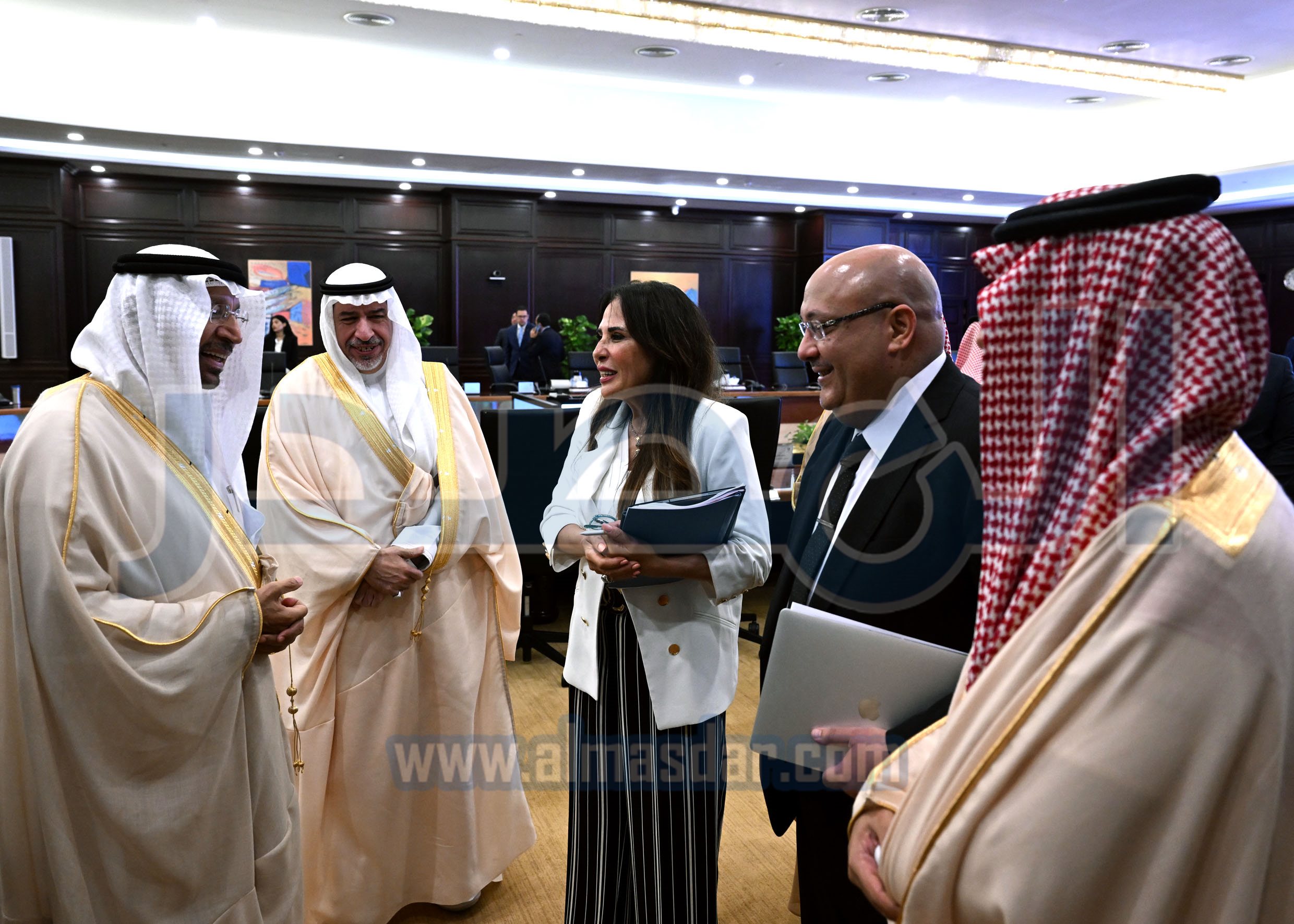 رئيس الوزراء في اجتماع مع وزير الاستثمار السعودي