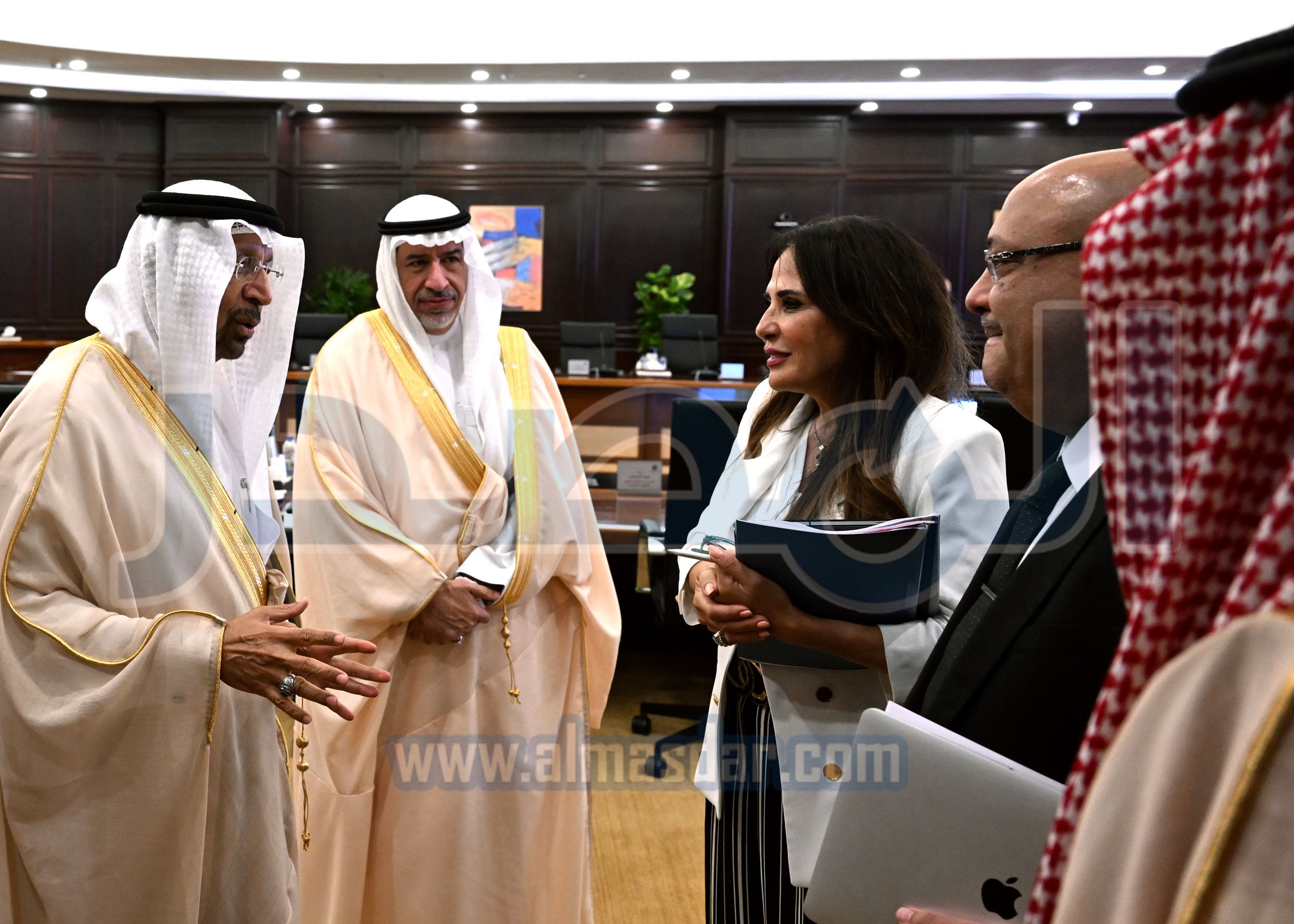 رئيس الوزراء في اجتماع مع وزير الاستثمار السعودي