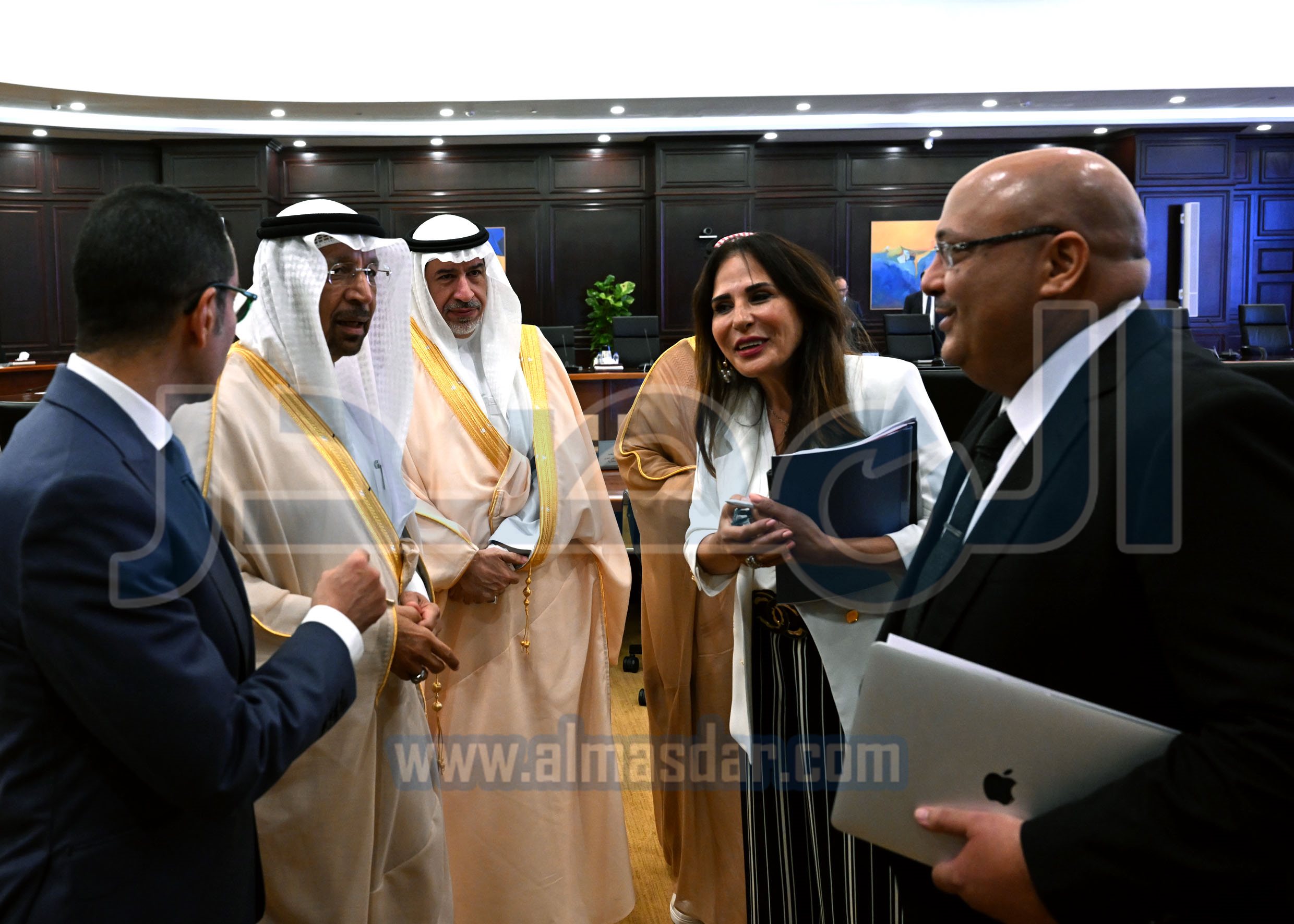 رئيس الوزراء في اجتماع مع وزير الاستثمار السعودي