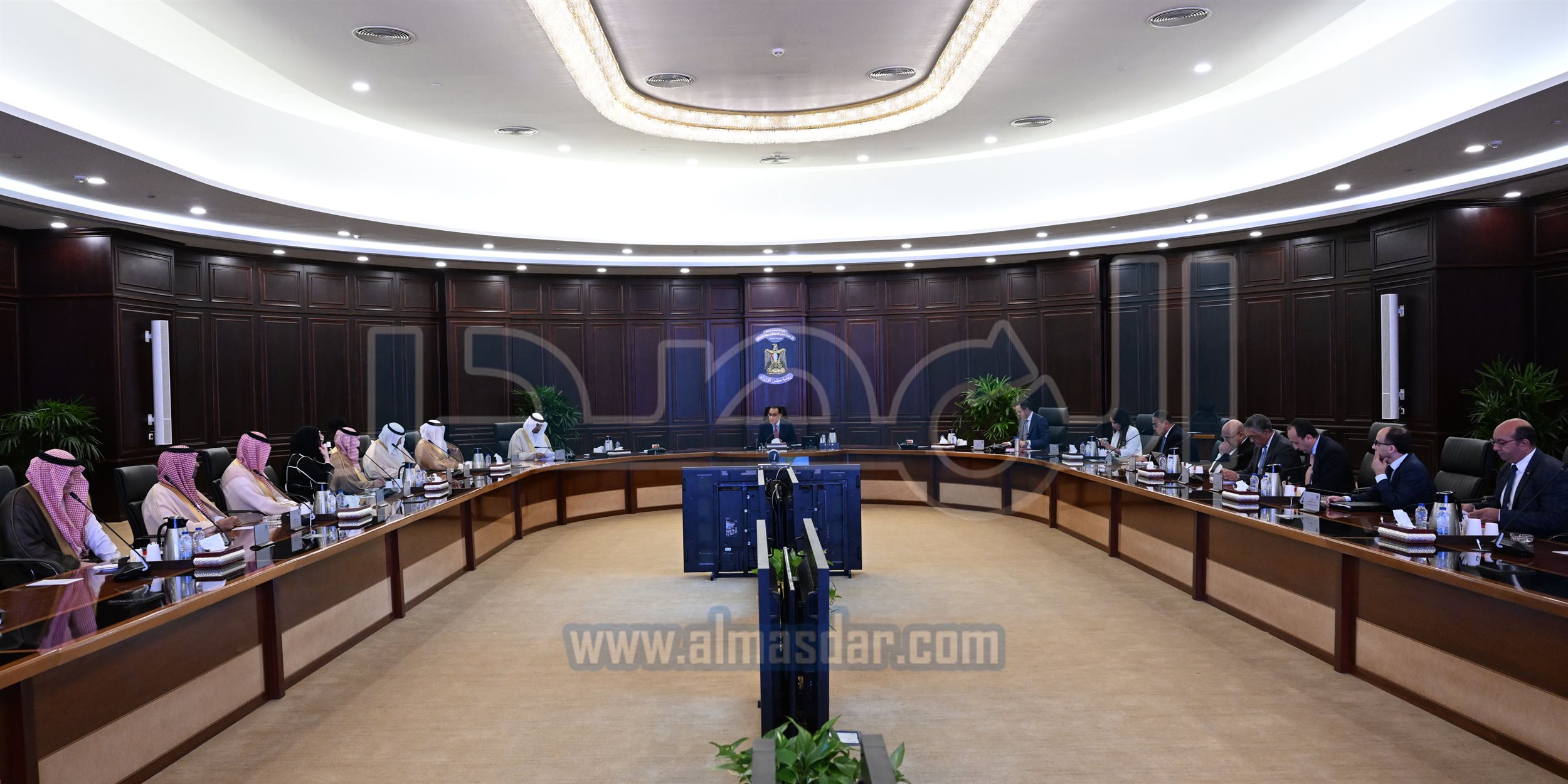 رئيس الوزراء في اجتماع مع وزير الاستثمار السعودي