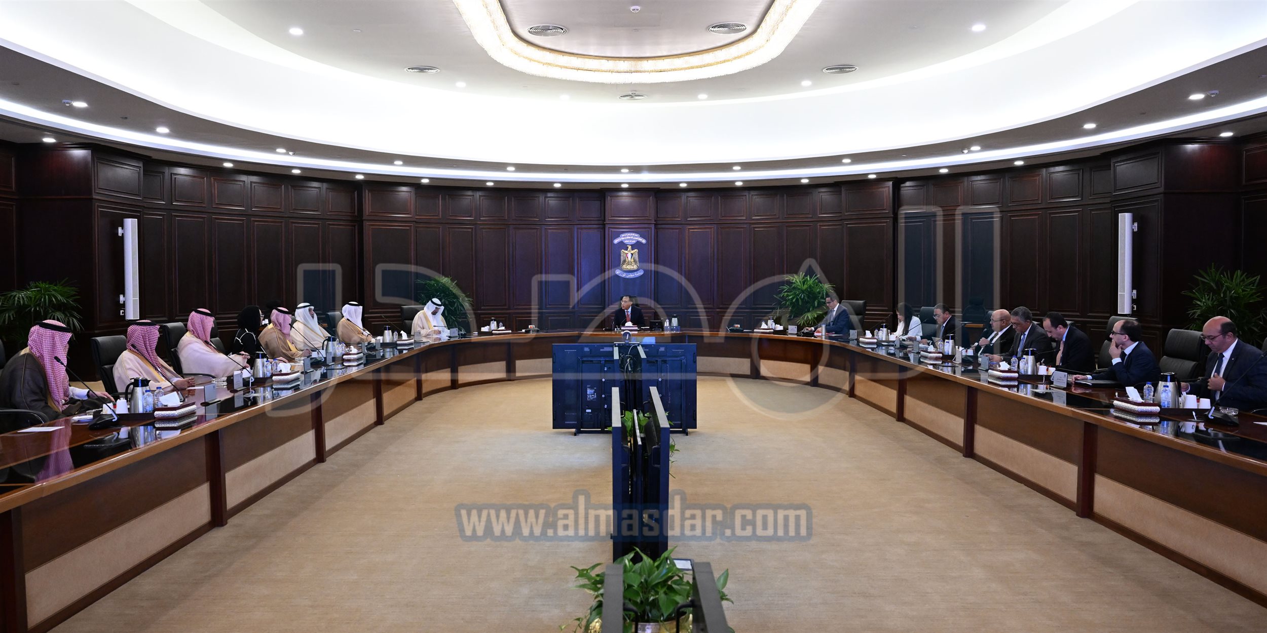 رئيس الوزراء في اجتماع مع وزير الاستثمار السعودي