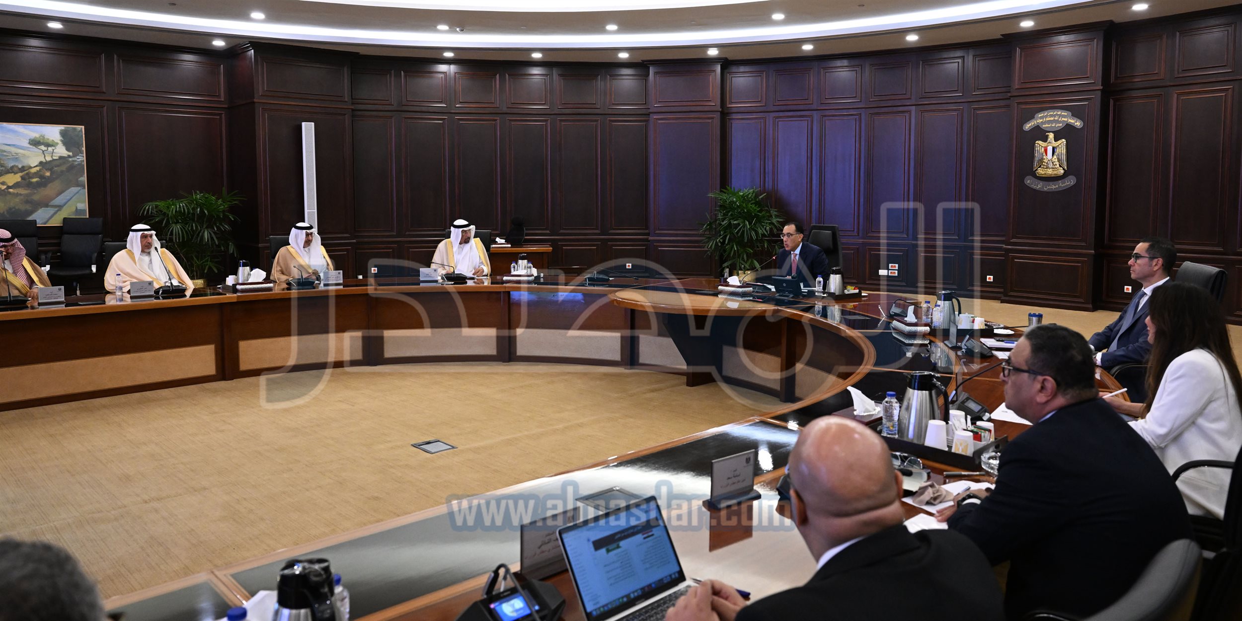 رئيس الوزراء في اجتماع مع وزير الاستثمار السعودي