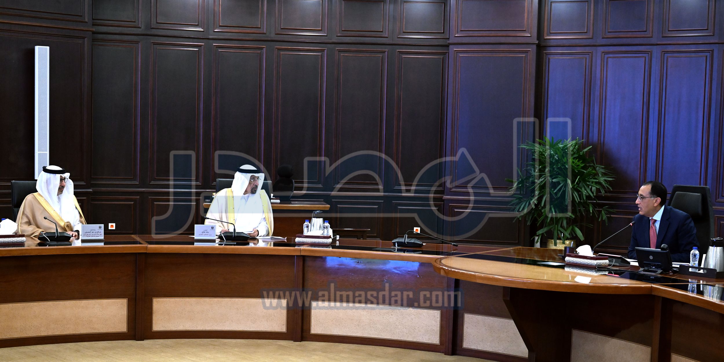 رئيس الوزراء في اجتماع مع وزير الاستثمار السعودي