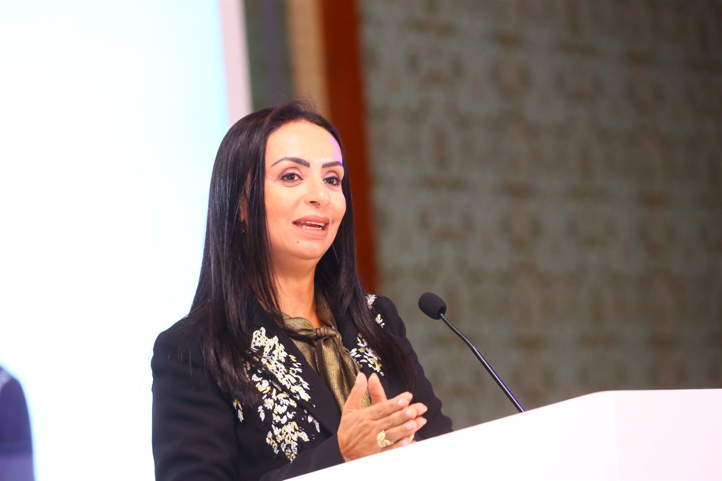البنك الأهلي يطلق أول بطاقة بخاصية تلامسية لضعاف البصر