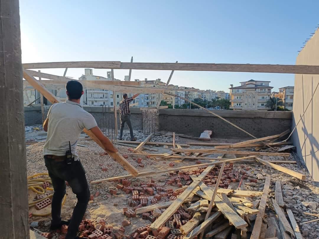 إزالة مخالفات بناء وإشغالات بمدن 6 أكتوبر ودمياط وبرج العرب وسوهاج الجديدة