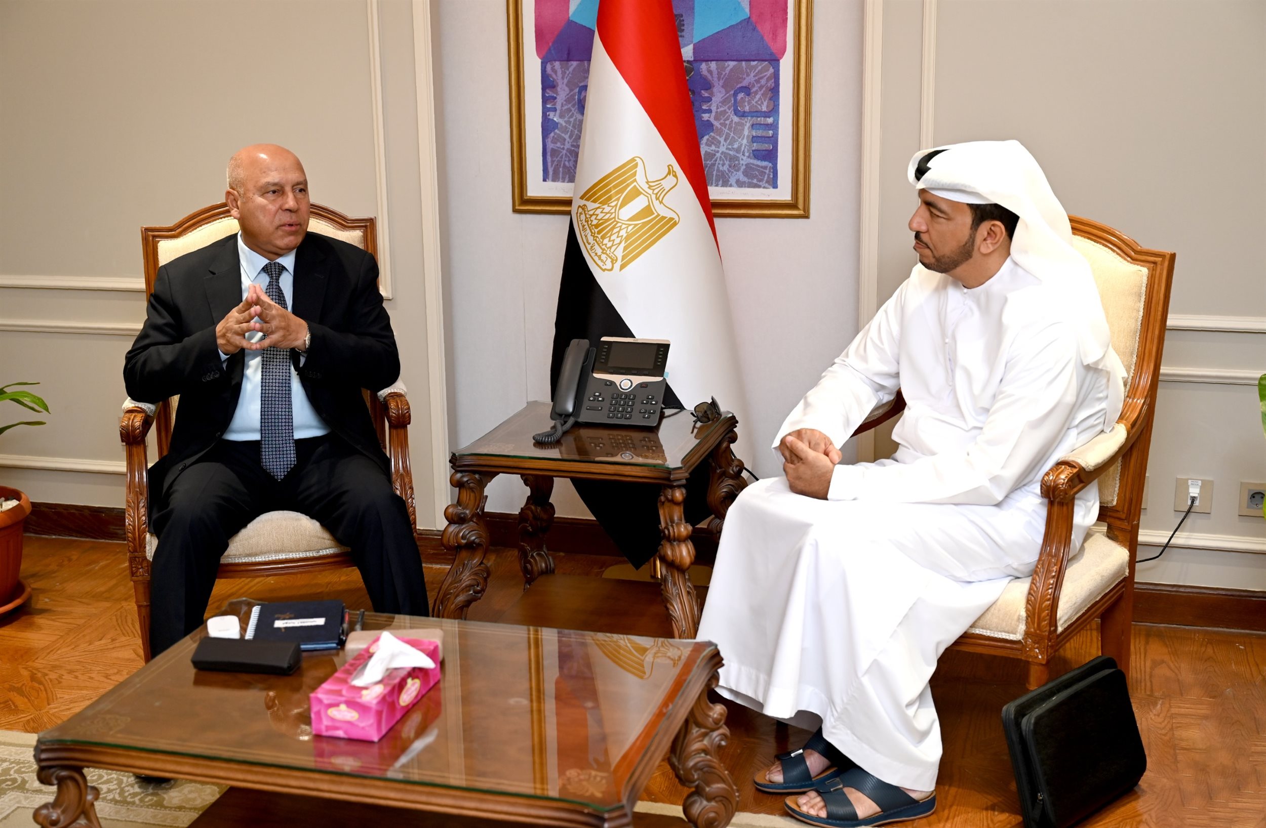 الوزير يلتقي وفد وزارة الصناعة والتكنولوجيا المتقدمة الإماراتية