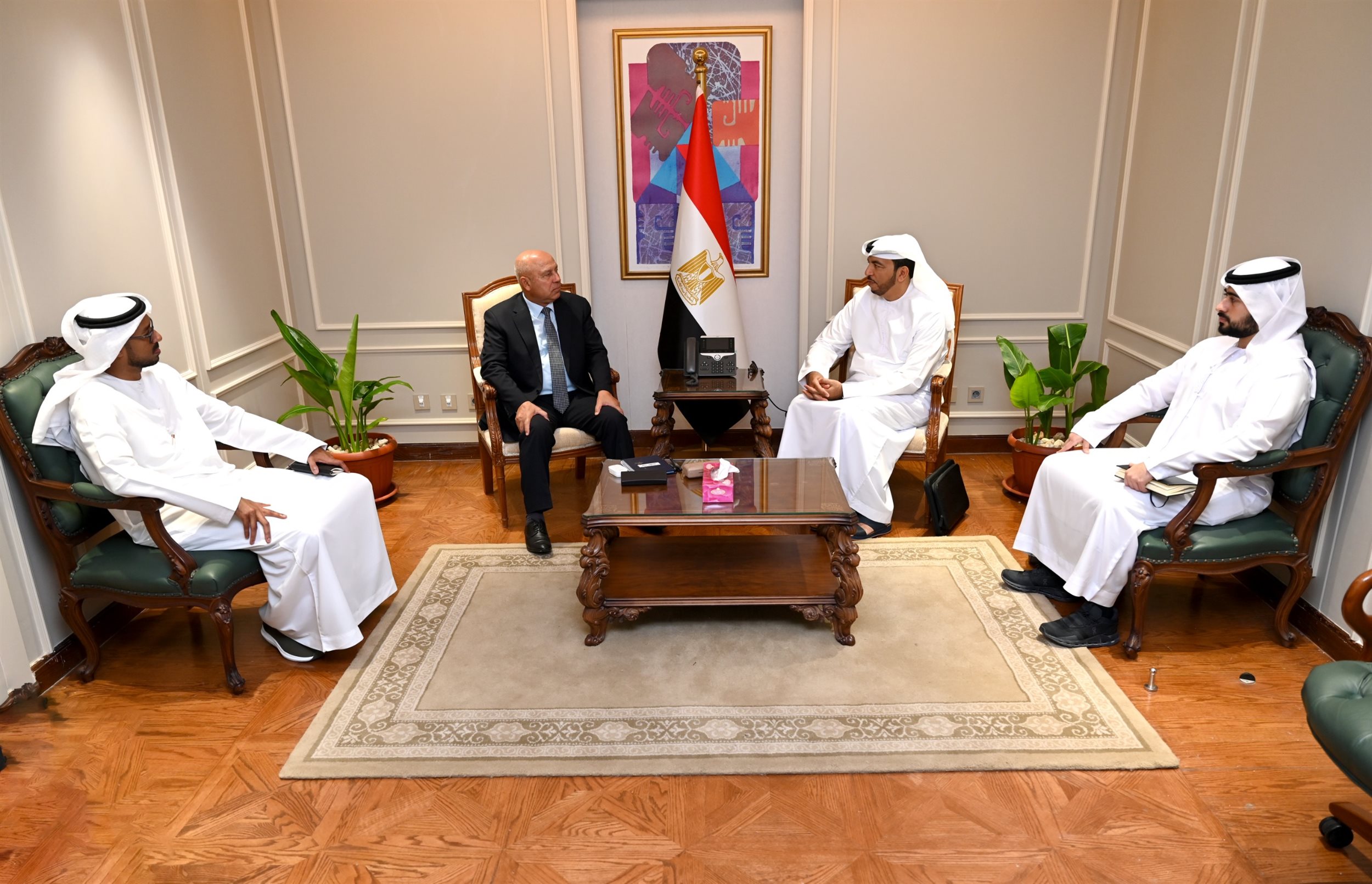 الوزير يلتقي وفد وزارة الصناعة والتكنولوجيا المتقدمة الإماراتية
