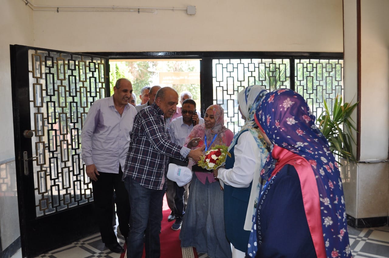 وزير الكهرباء يتفقد شركة مصر العليا لتوزيع الكهرباء