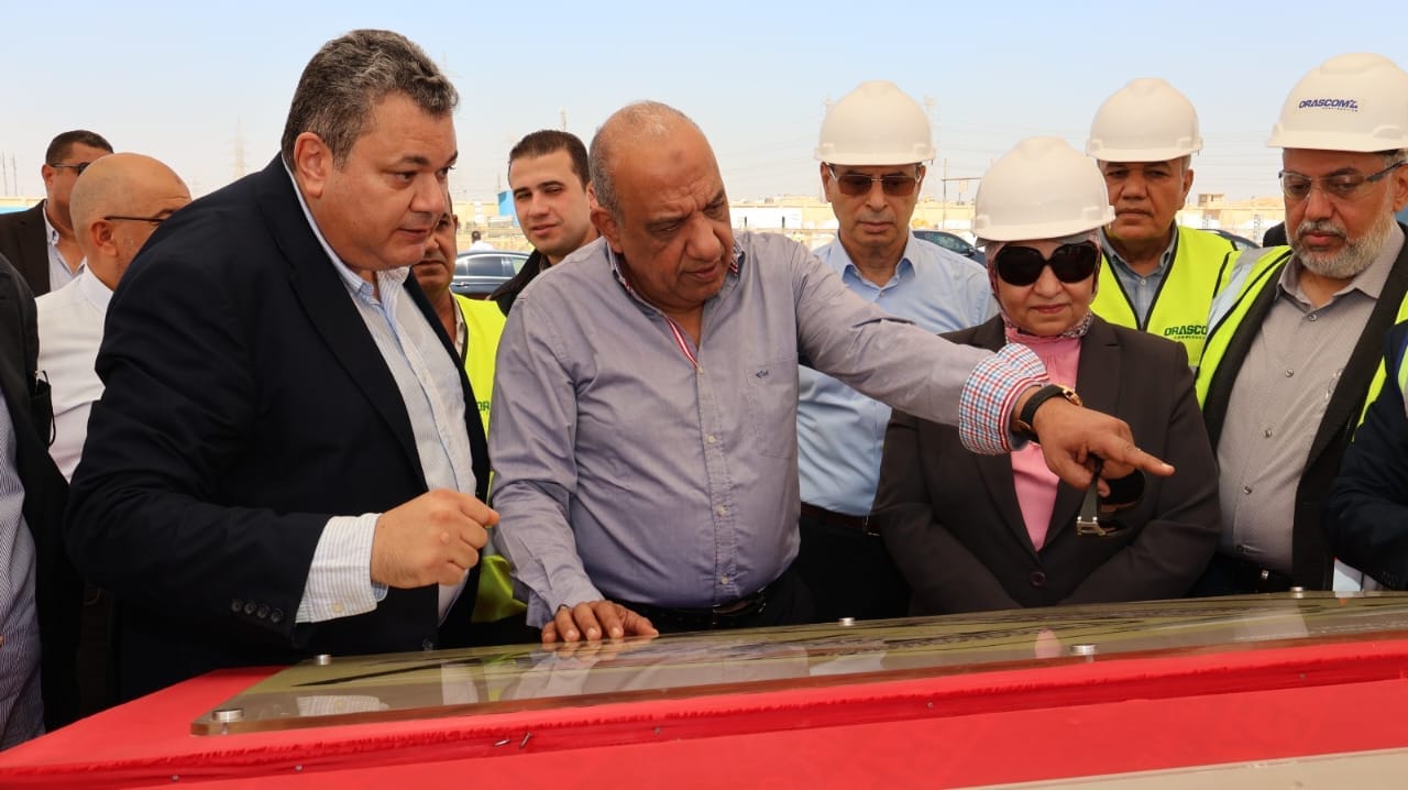 عصمت يتفقد محطة الربط المصرى السعودى بمدينة بدر