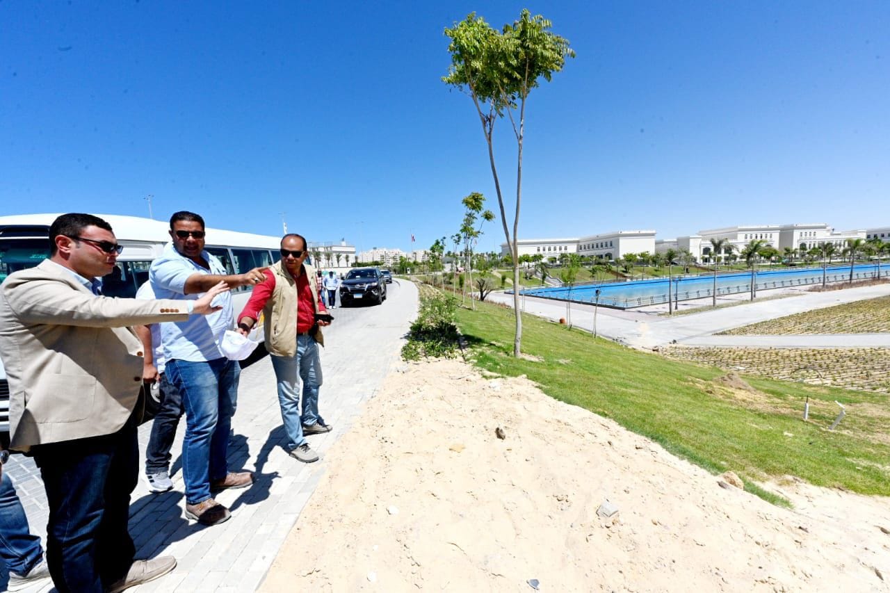 وزير الإسكان يتفقد اللمسات الأخيرة للانتهاء من تنفيذ فرع توثيق مدينة العلمين الجديدة المميز