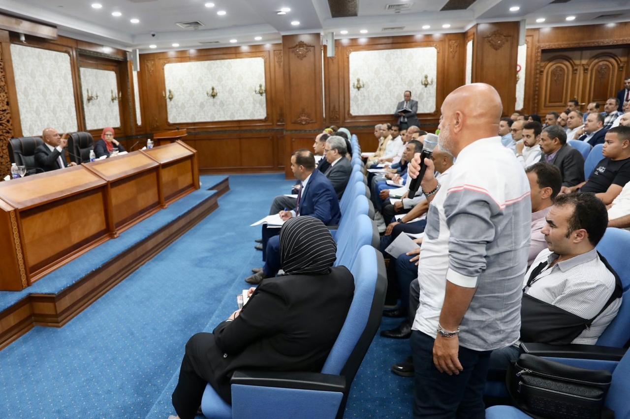 الوزير يواصل لقاءاته الأسبوعية مع المستثمرين والمصنعين