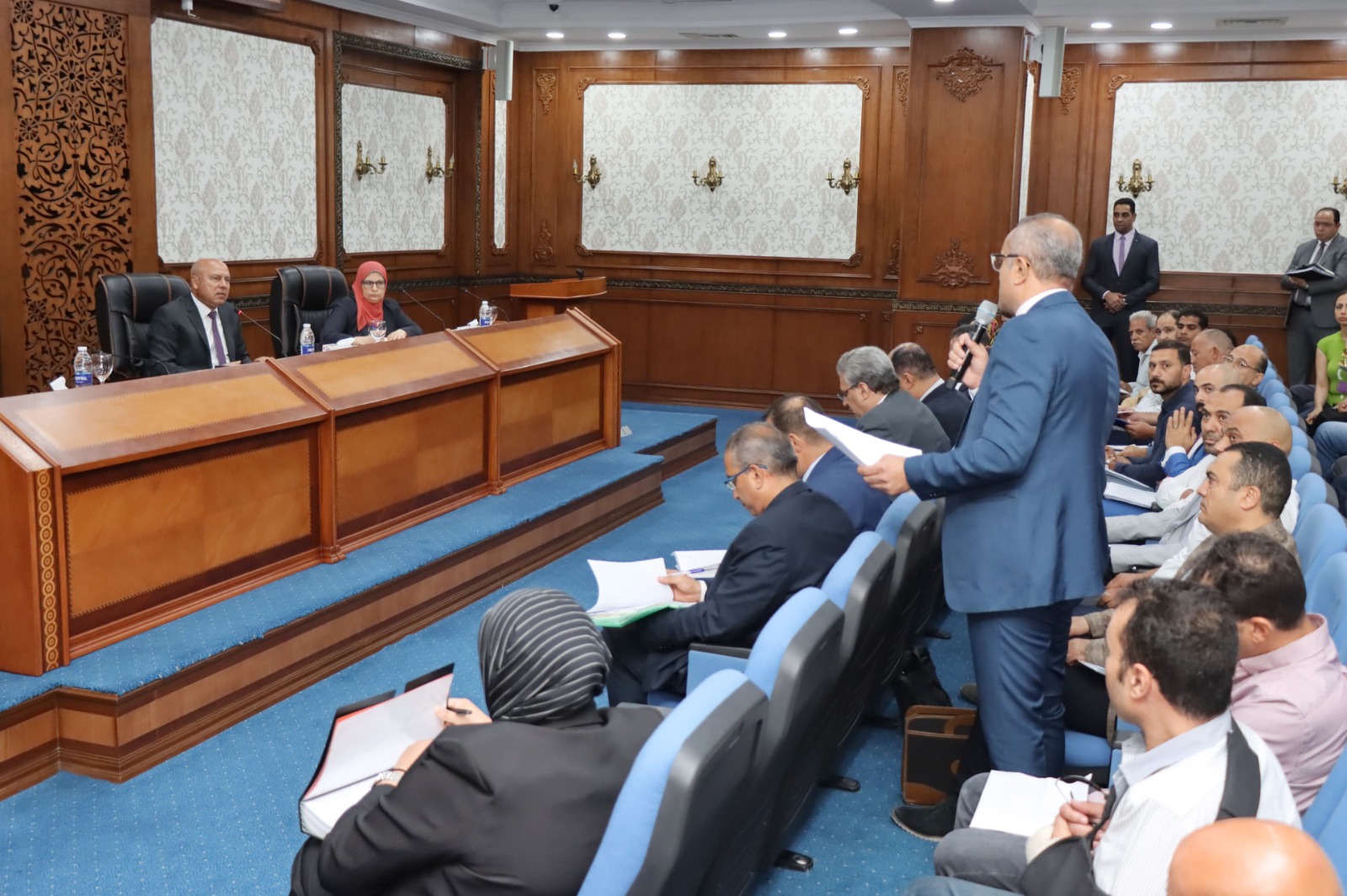 الوزير يواصل لقاءاته الأسبوعية مع المستثمرين والمصنعين