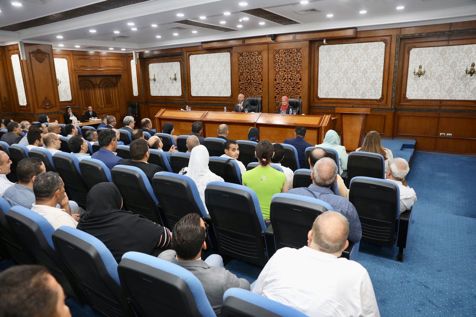 الوزير يواصل لقاءاته الأسبوعية مع المستثمرين والمصنعين