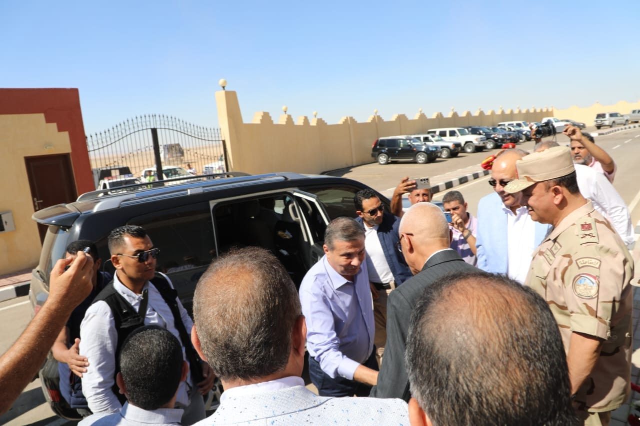 وزيرا الزراعة والري يتفقدان بعض المشروعات التنموية والخدمية
