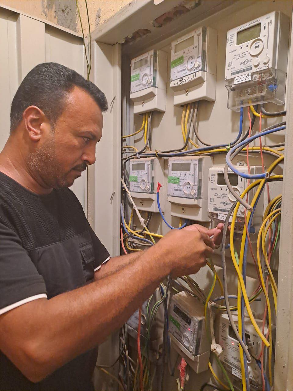إزالة مخالفات بناء وغلق أنشطة مخالفة بمدينة القاهرة الجديدة