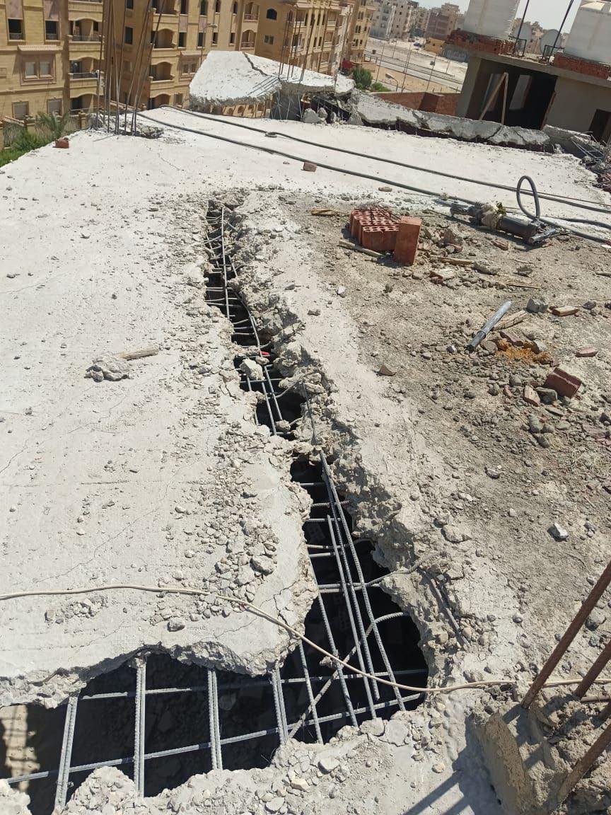إزالة مخالفات بناء وغلق أنشطة مخالفة بمدينة القاهرة الجديدة