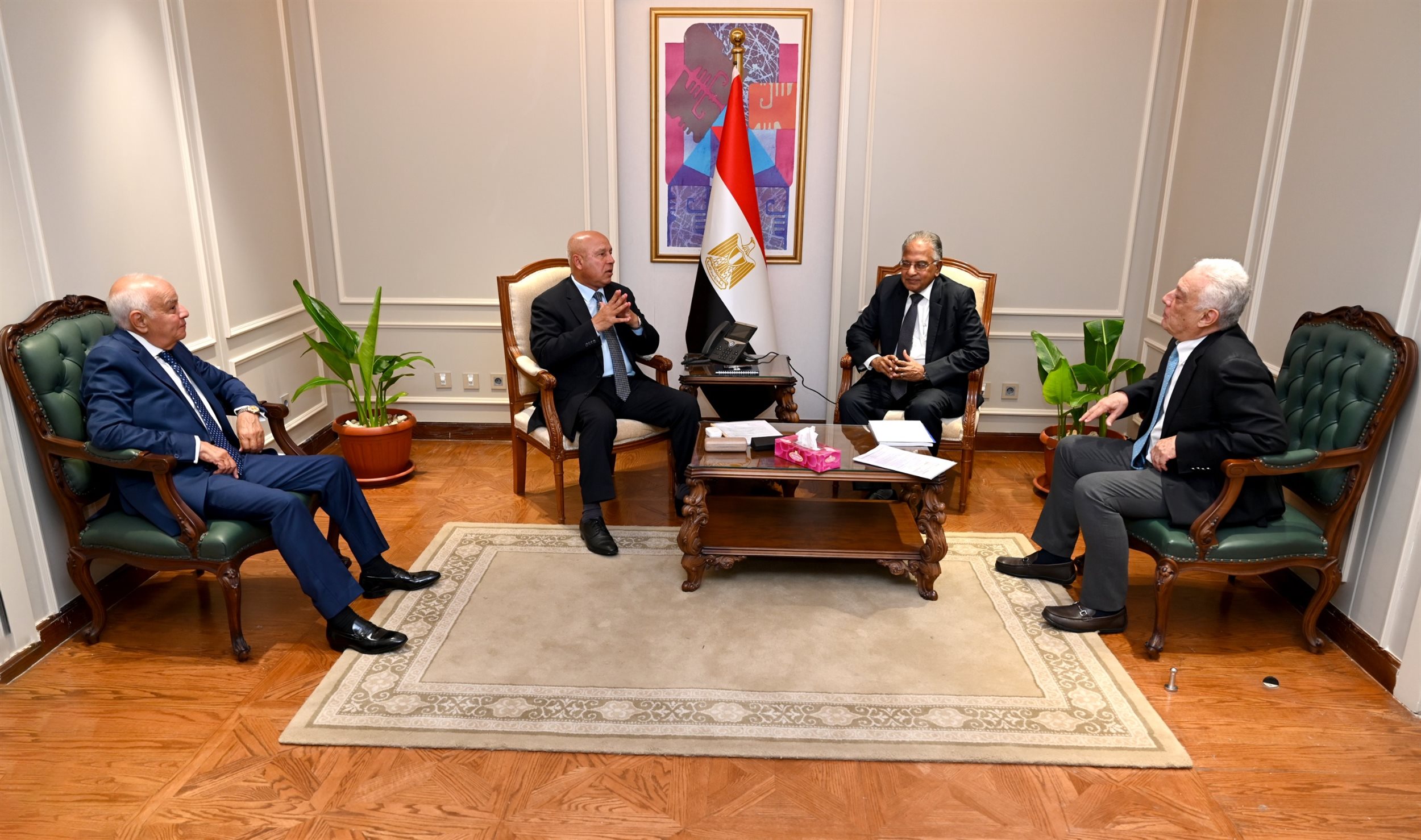 الوزير يلتقي وفد شركة تى سى آي سانمار الهندية