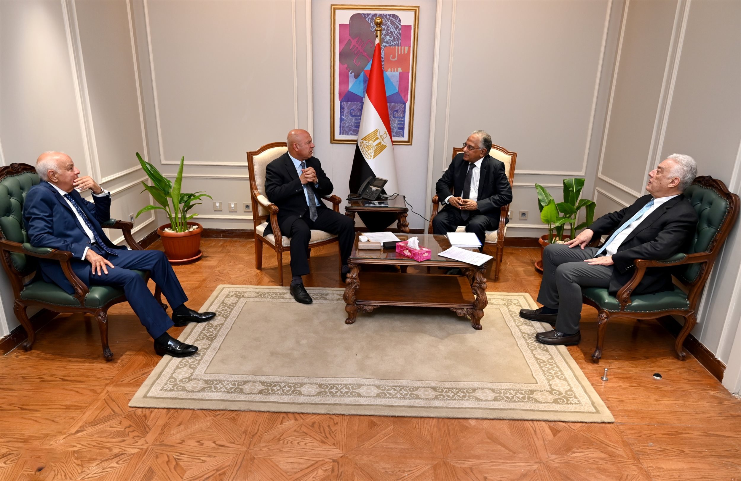 الوزير يلتقي وفد شركة تى سى آي سانمار الهندية