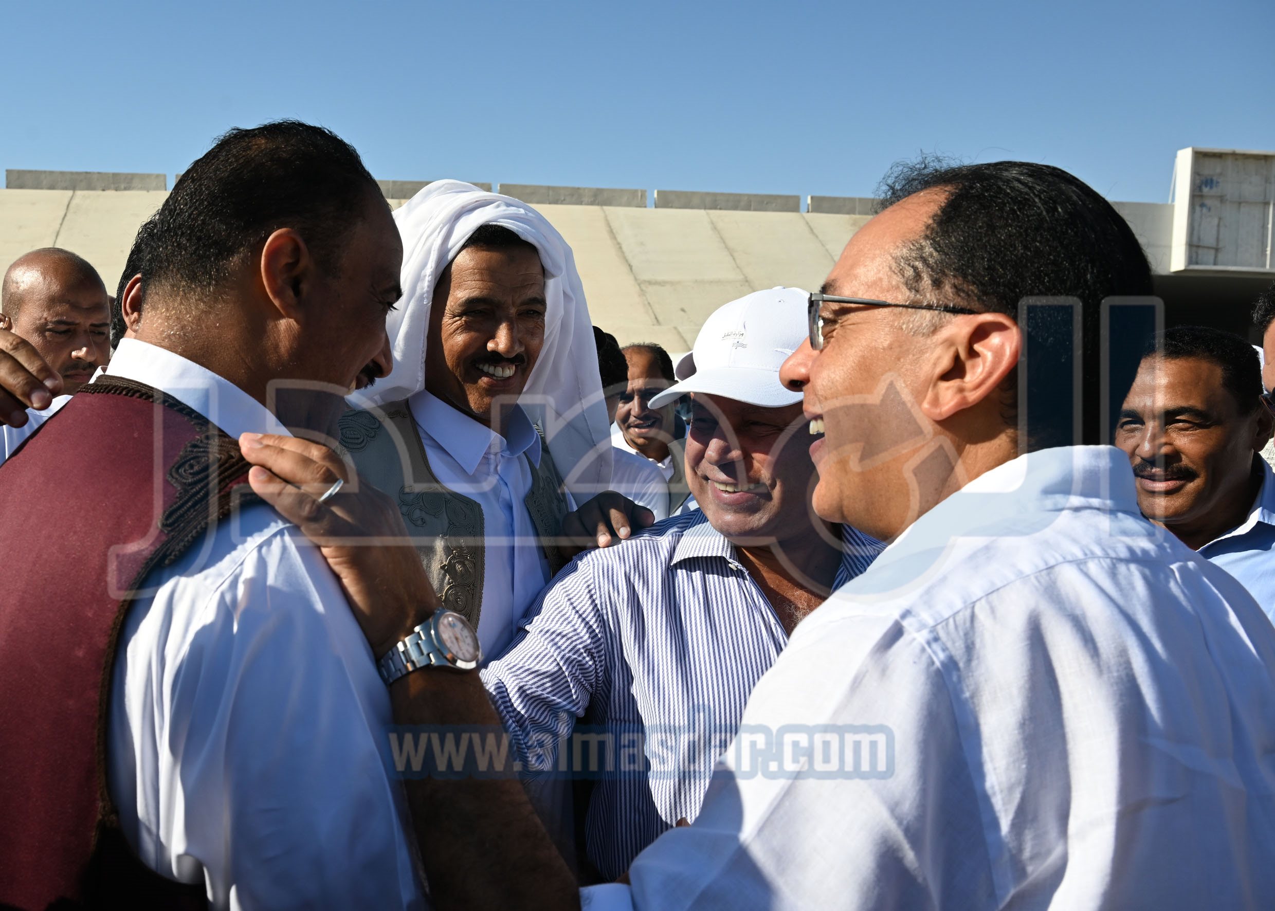 رئيس الوزراء يزور مدينة رأس الحكمة