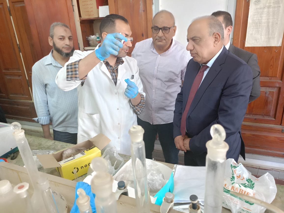 وزير الكهرباء والطاقة المتجددة يتفقد هيئة المواد النووية