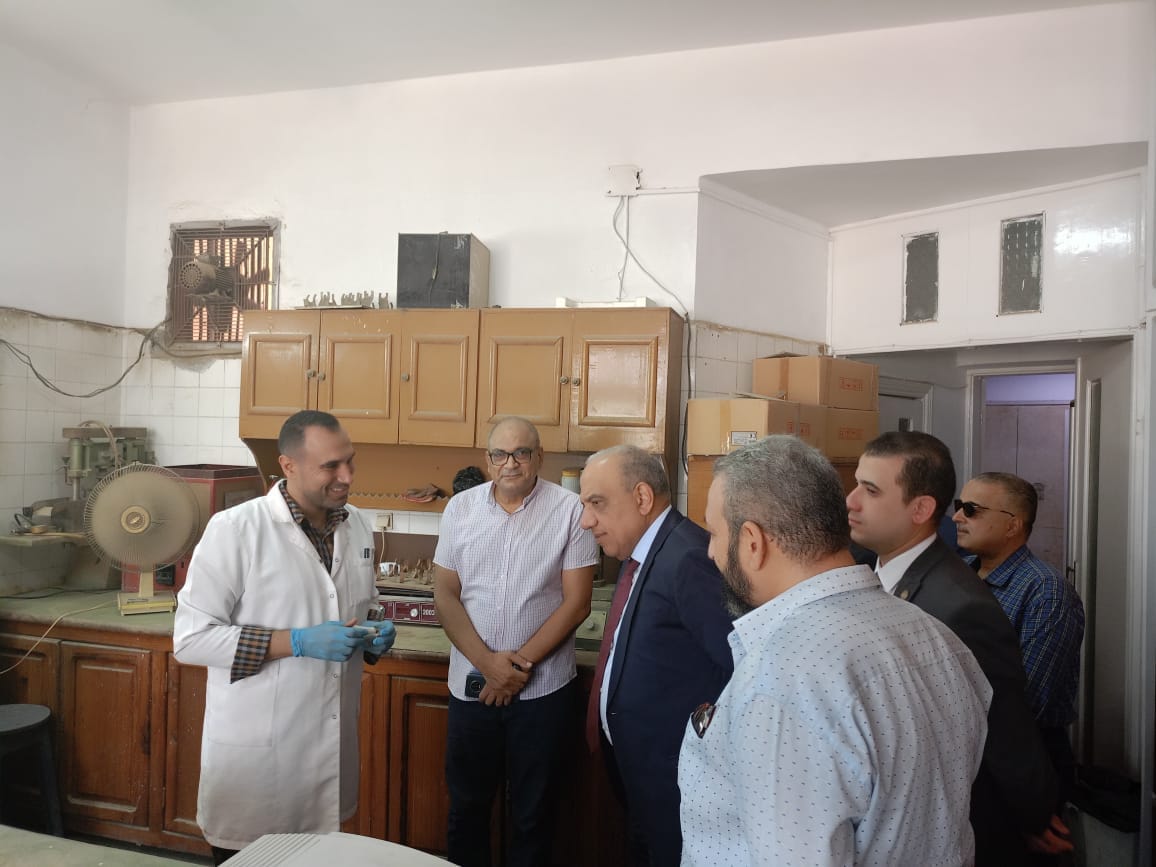 وزير الكهرباء والطاقة المتجددة يتفقد هيئة المواد النووية