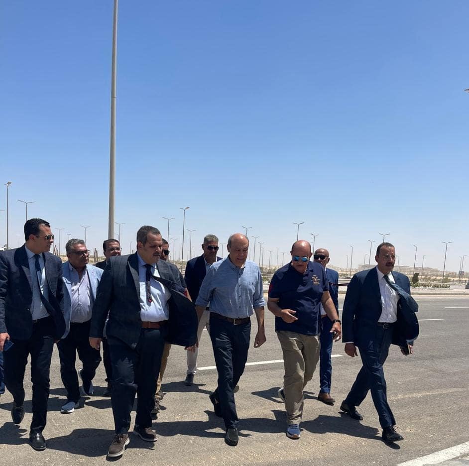 وزير الطيران يتفقد مطار العلمين الدولى