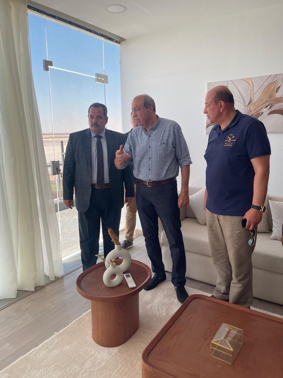 وزير الطيران يتفقد مطار العلمين الدولى