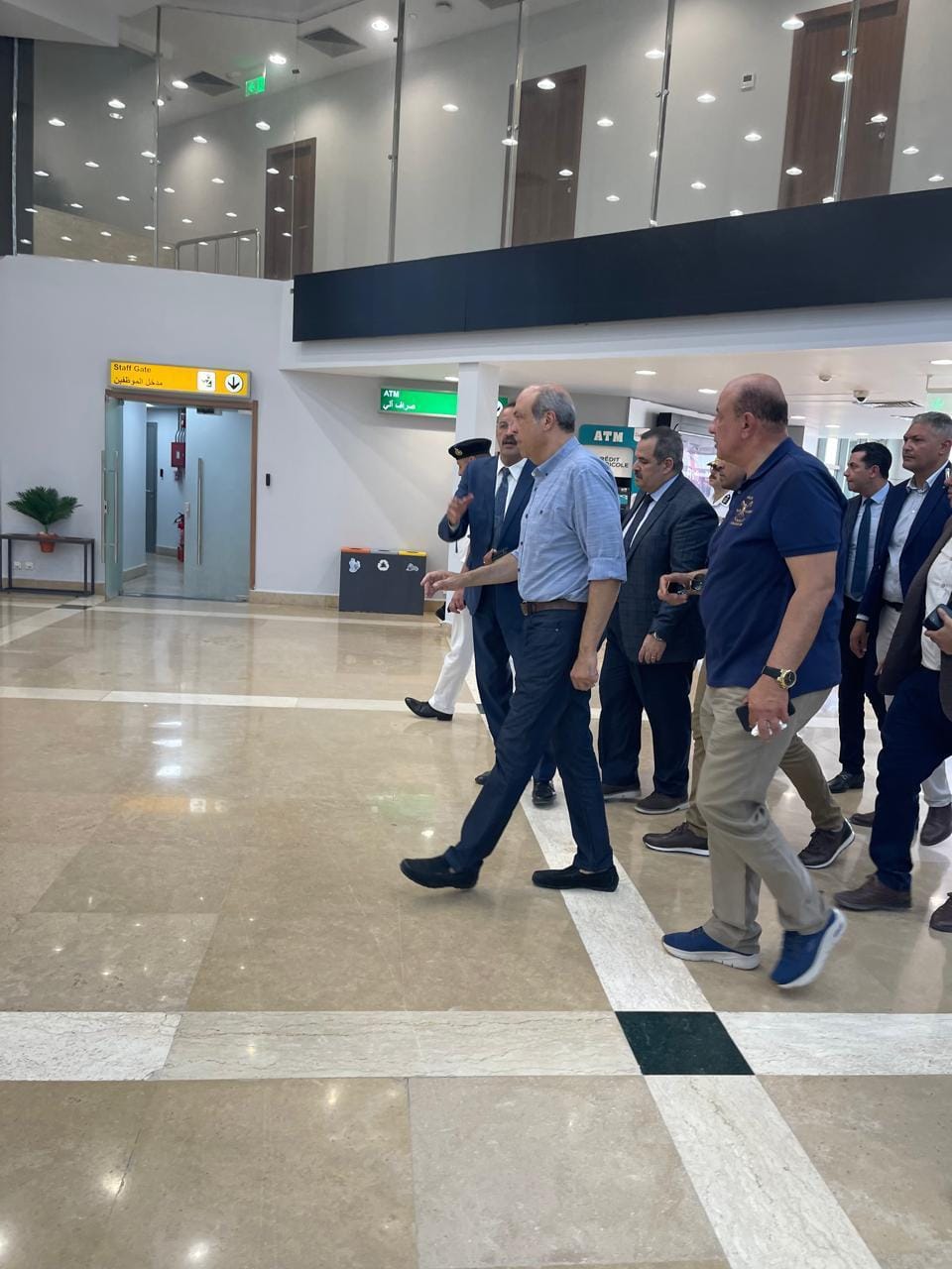 وزير الطيران يتفقد مطار العلمين الدولى