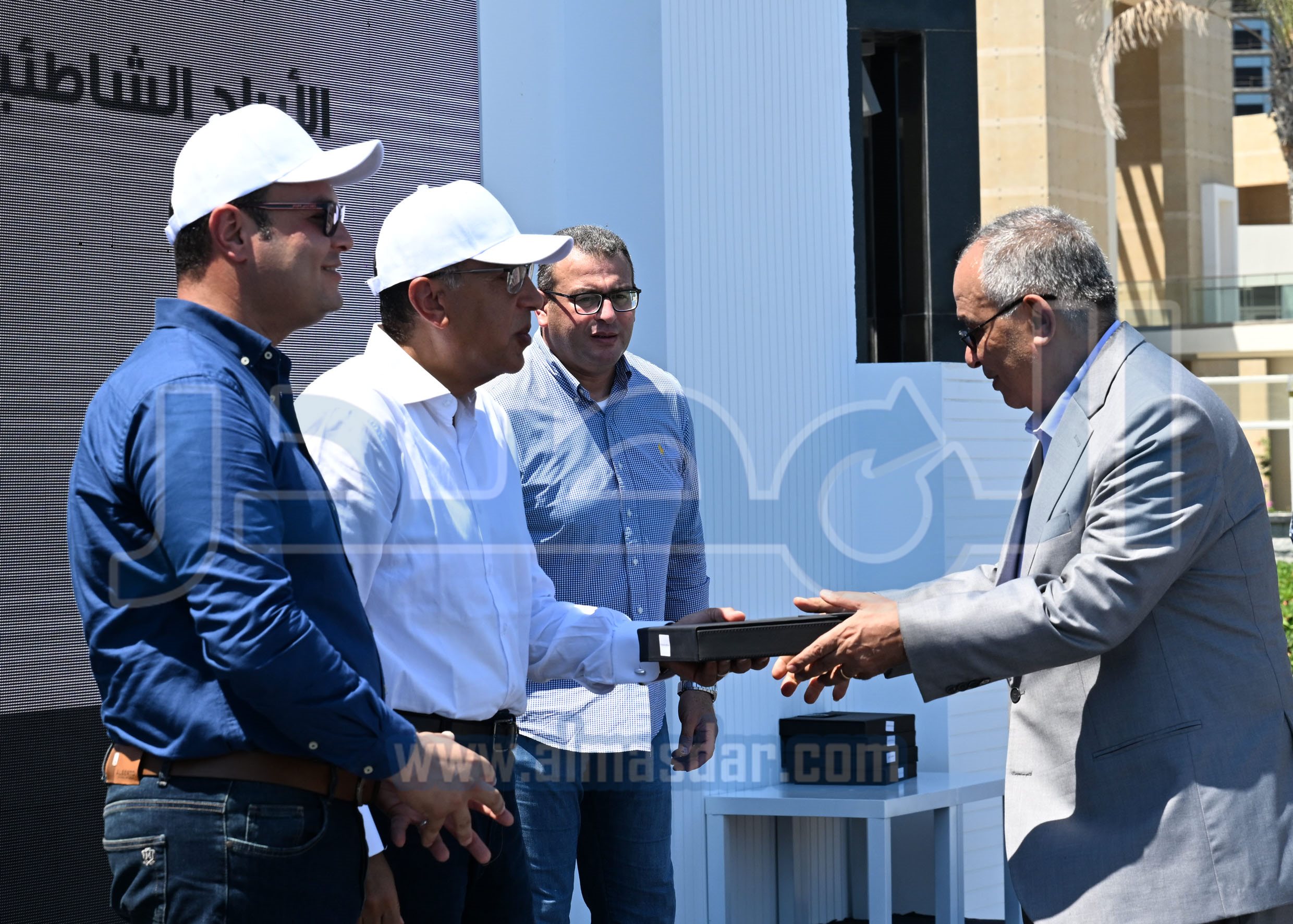مدبولي يشهد تسليم عدد من الوحدات بمدينة العلمين الجديدة