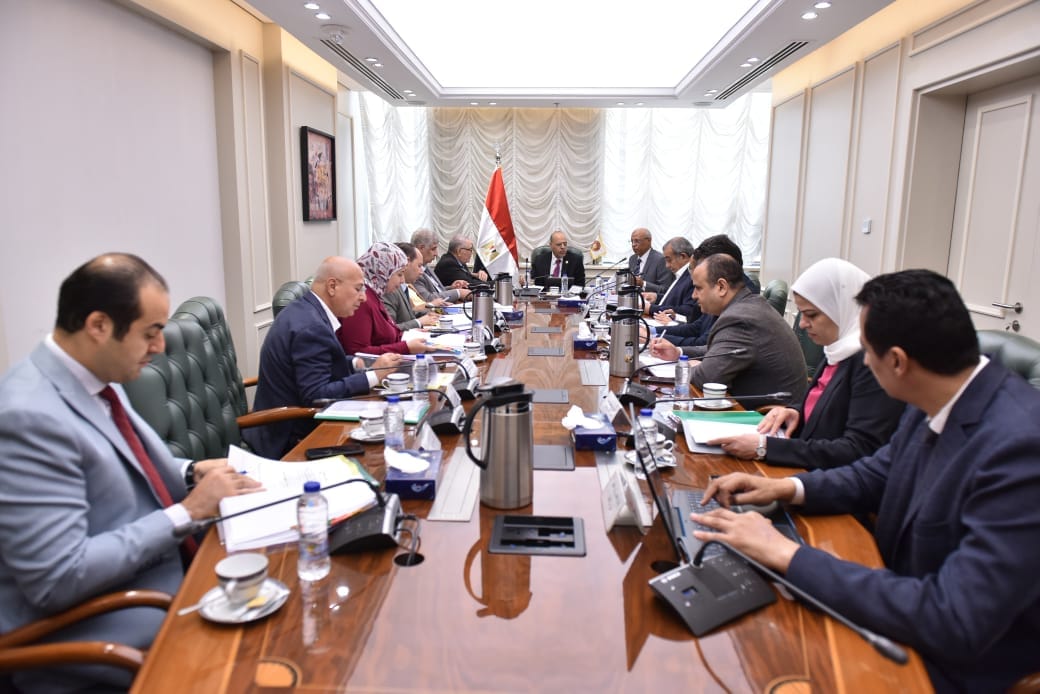 وزير العمل يترأس مجلس إدارة صندوق إعانات الطوارئ للعمال
