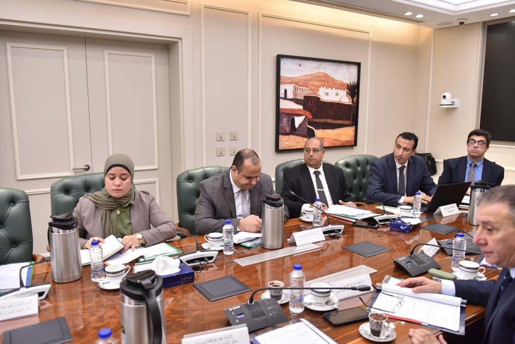 وزير العمل يترأس مجلس إدارة صندوق إعانات الطوارئ للعمال