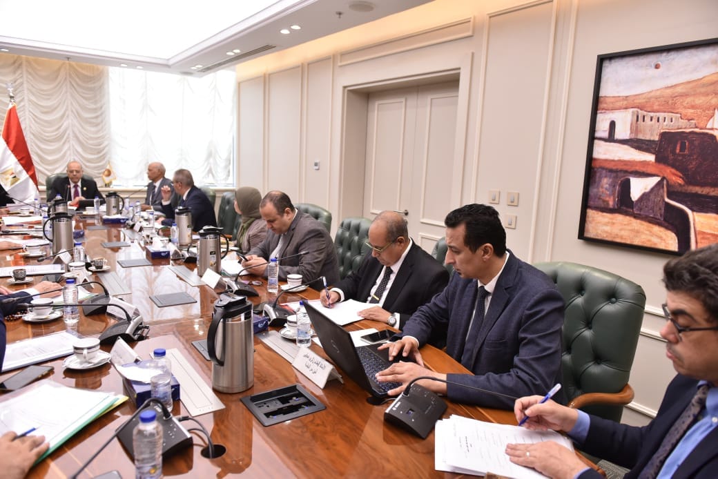 وزير العمل يترأس مجلس إدارة صندوق إعانات الطوارئ للعمال