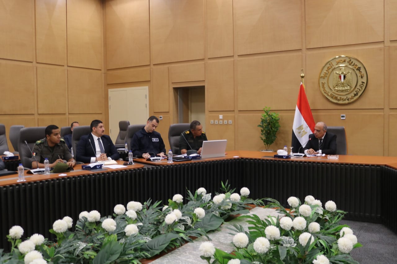 وزير الكهرباء يتابع تنفيذ مشروع الربط الكهربائي المصرى السعودى