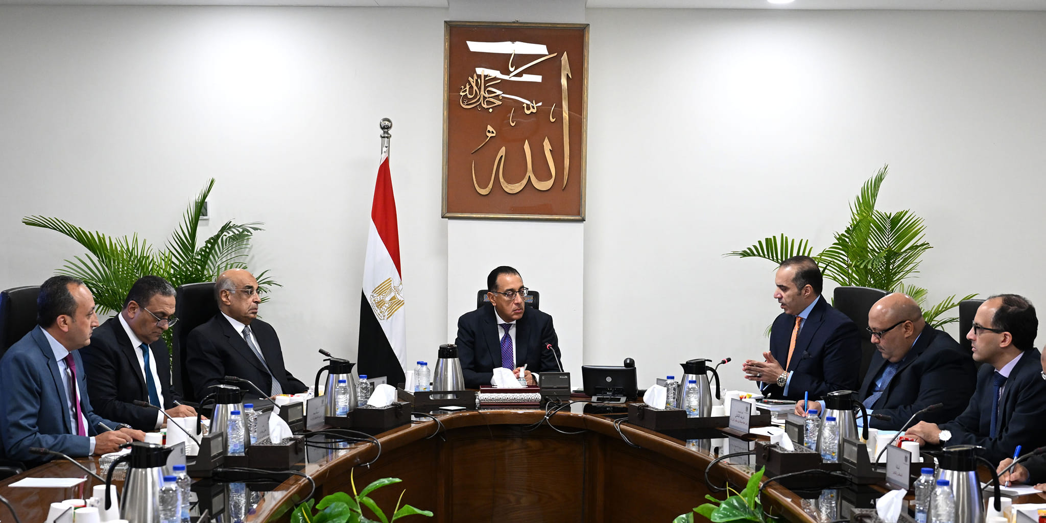اجتماع مراجعة الأجندة التشريعية ومشروعات القوانين التي سيتم تقديمها للبرلمان